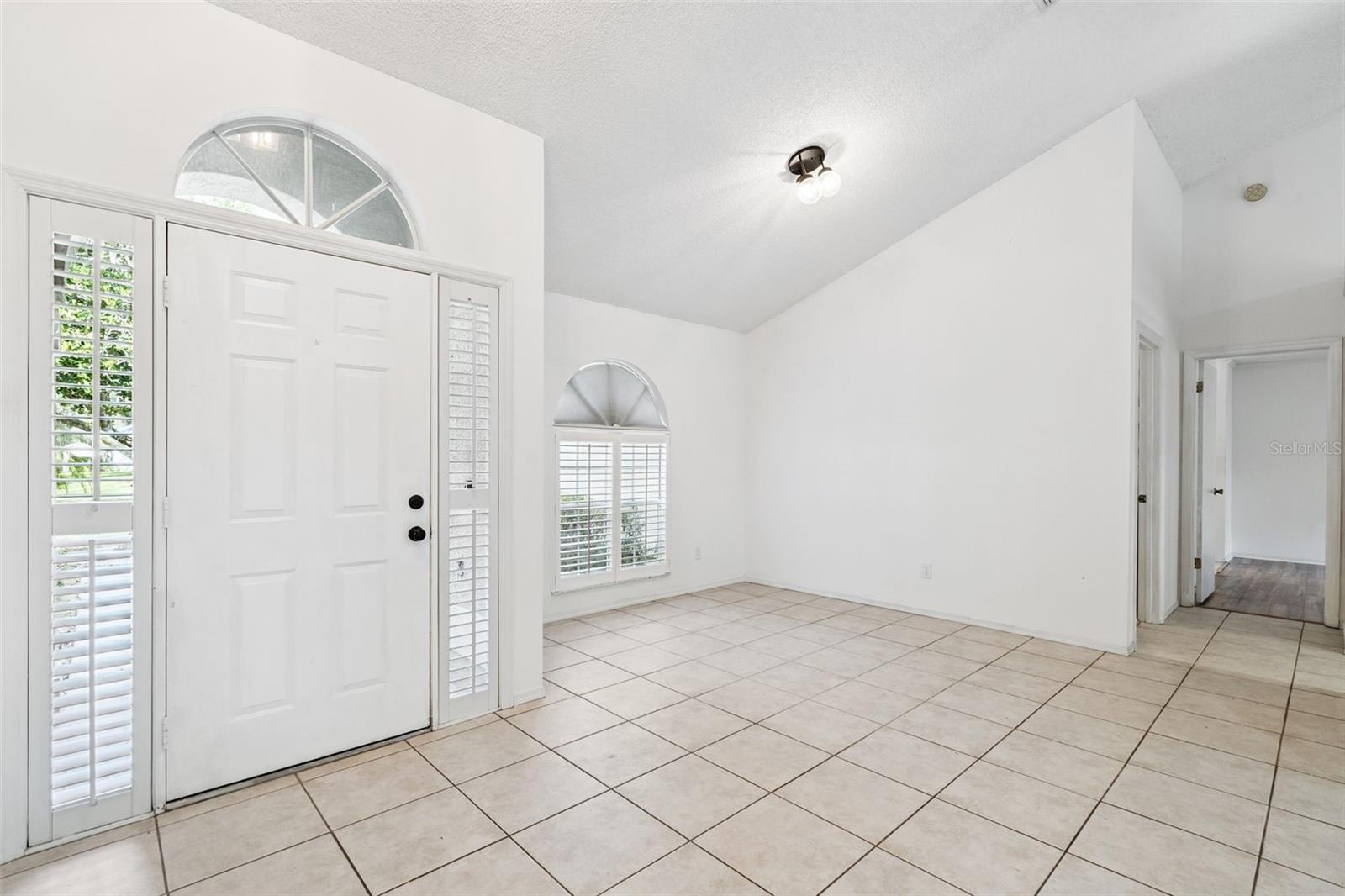 Image 4 of 56 For 2640 Waterview Drive