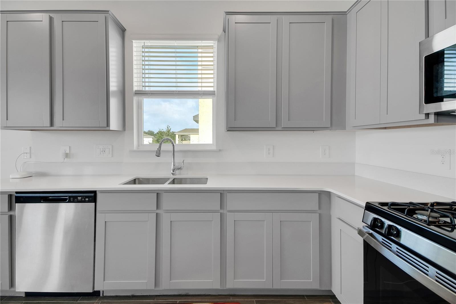 Image 10 of 49 For 9392 Revere Avenue