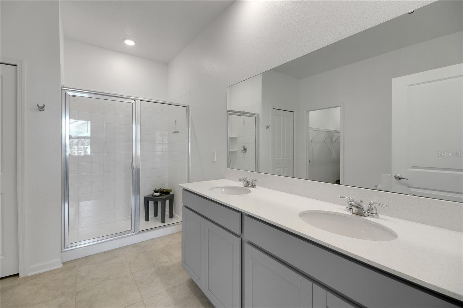 Image 19 of 49 For 9392 Revere Avenue