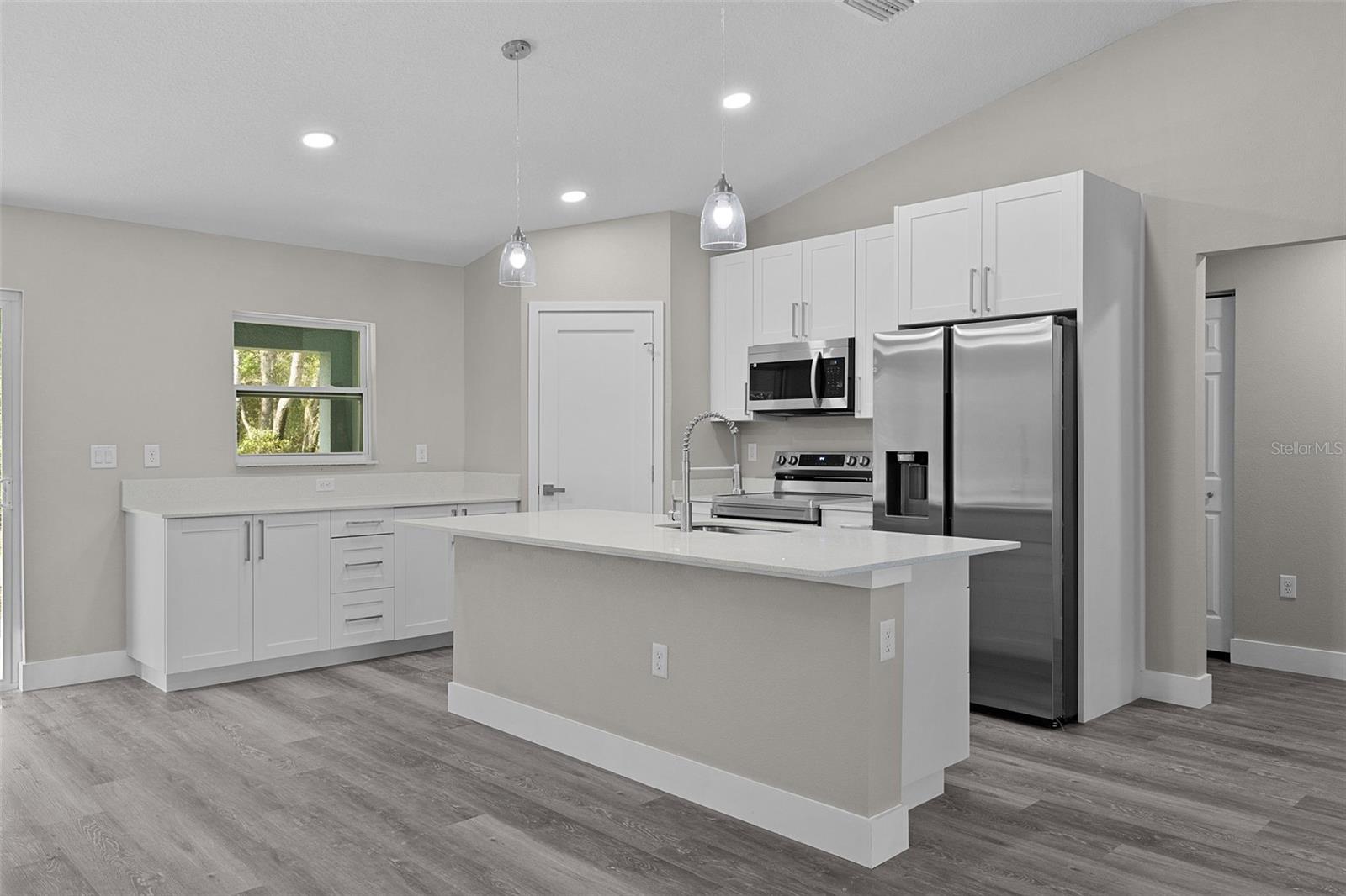 Image 11 of 36 For 18 Fisher Terrace Way