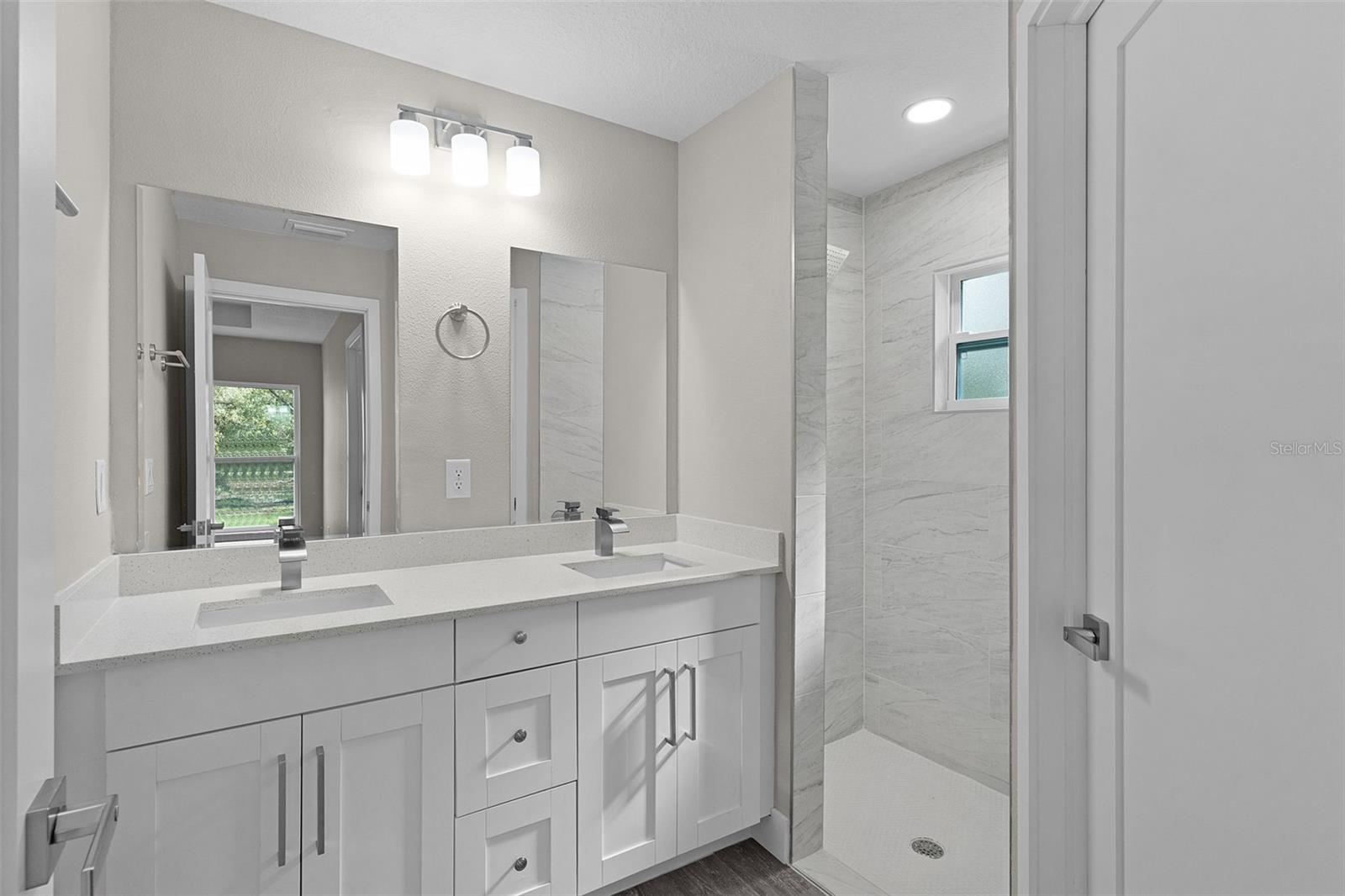 Image 28 of 36 For 18 Fisher Terrace Way