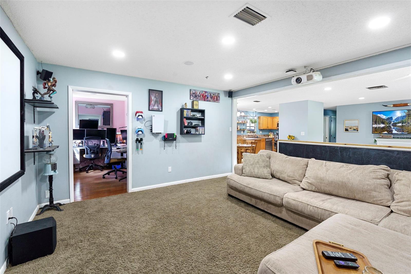 Image 16 of 33 For 408 Century Avenue