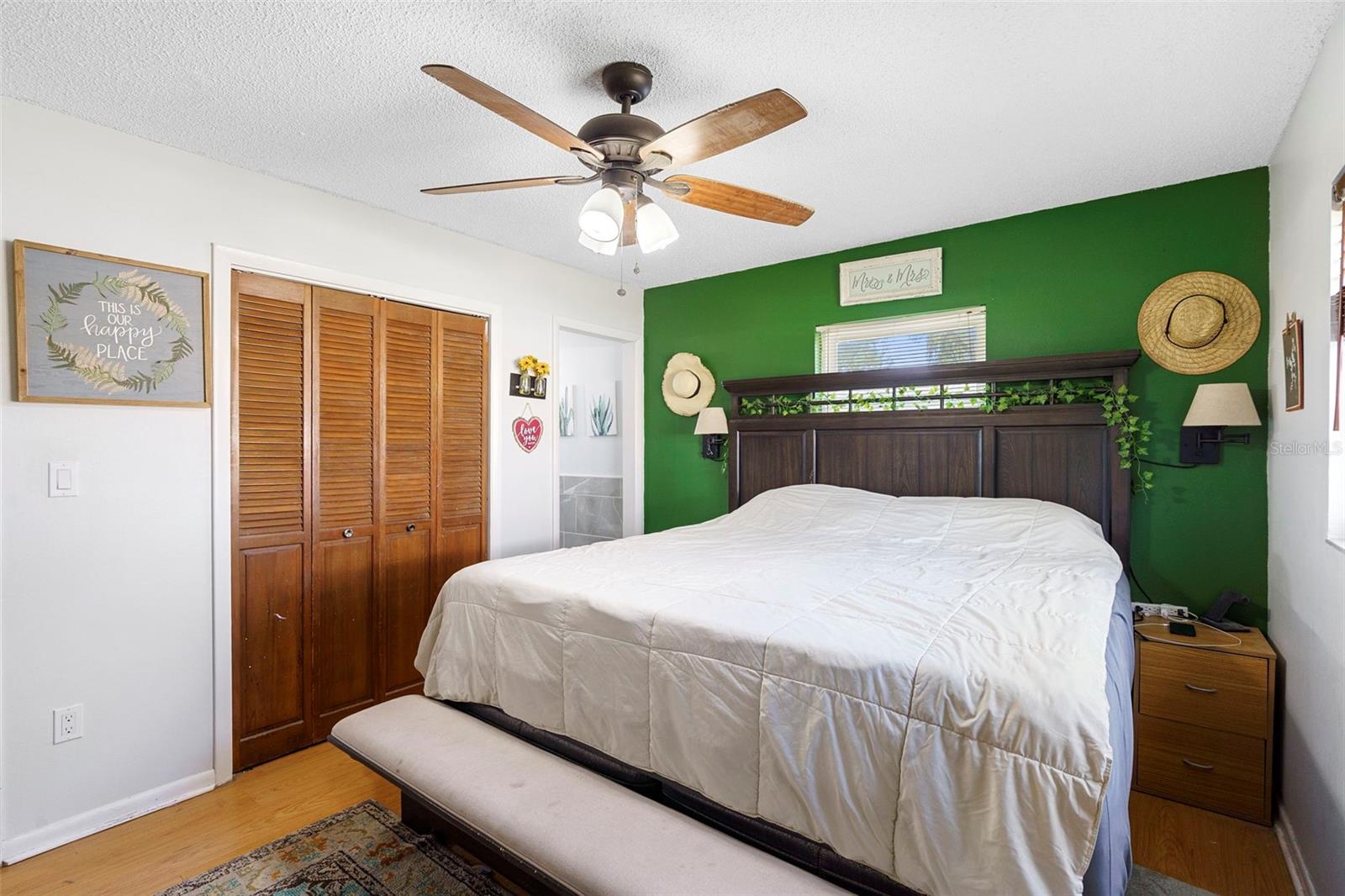 Image 19 of 33 For 408 Century Avenue