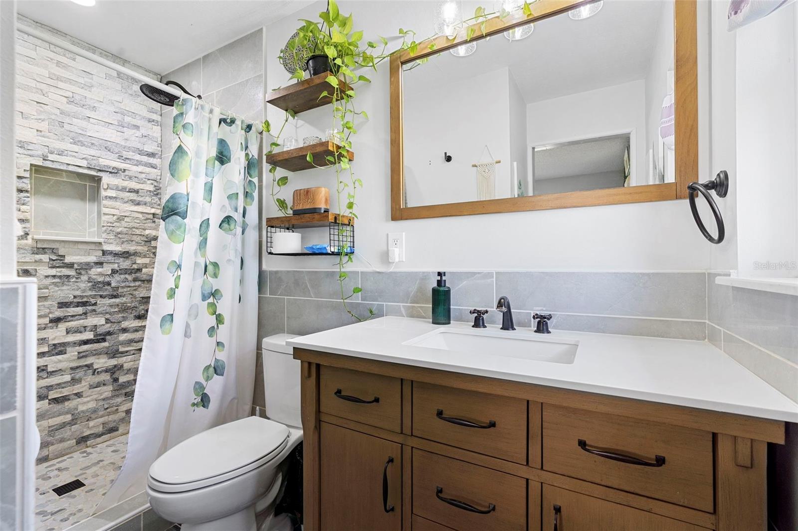 Image 20 of 33 For 408 Century Avenue