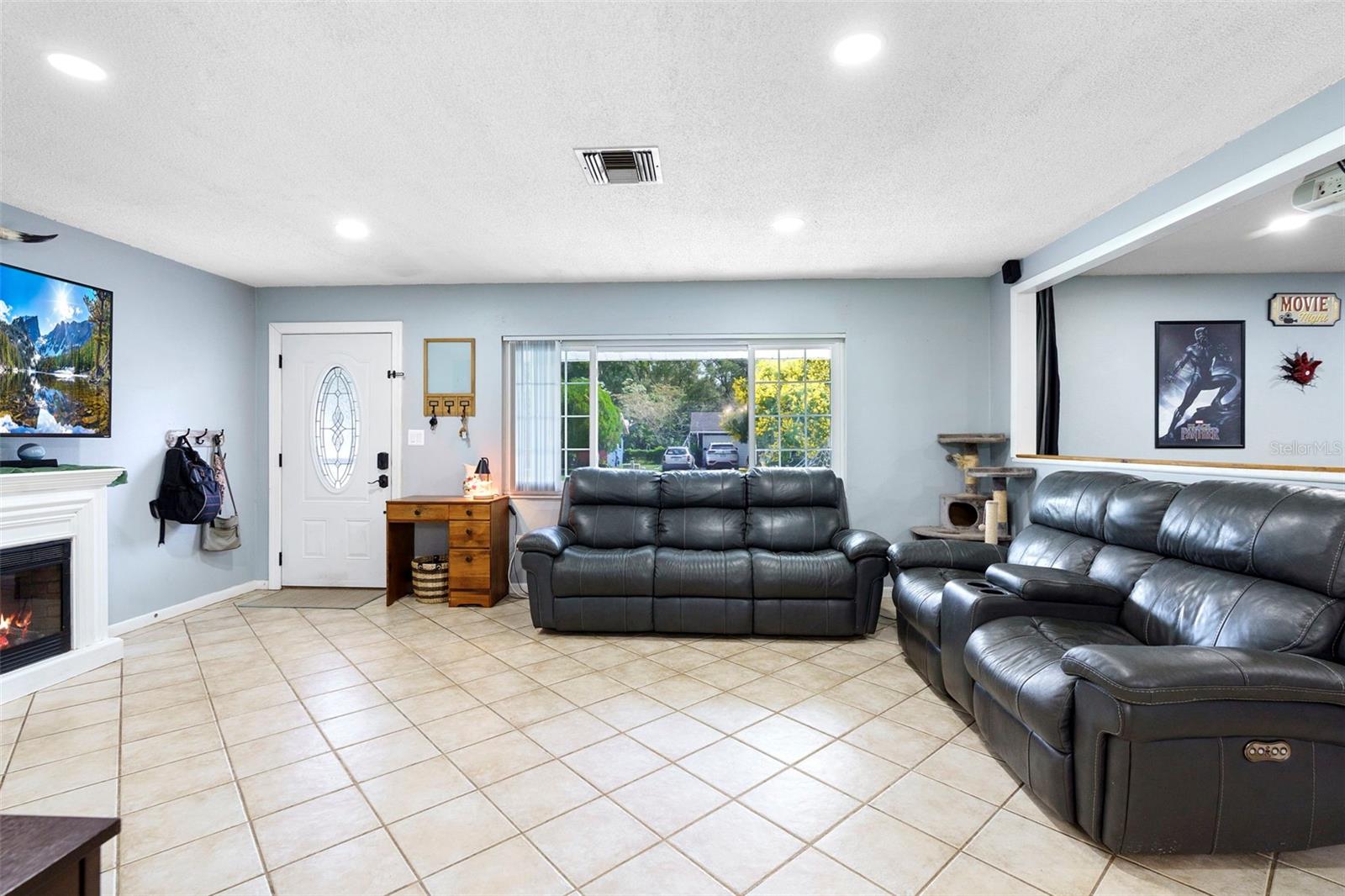 Image 7 of 33 For 408 Century Avenue