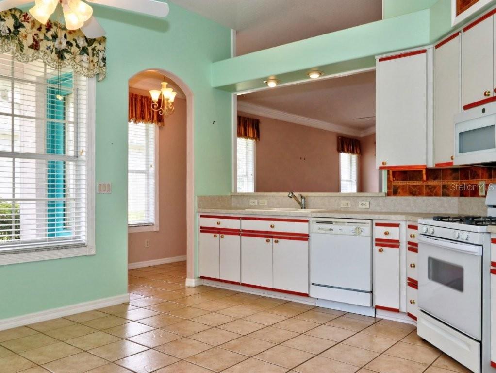 Image 5 of 33 For 4854 Glen Coe Street