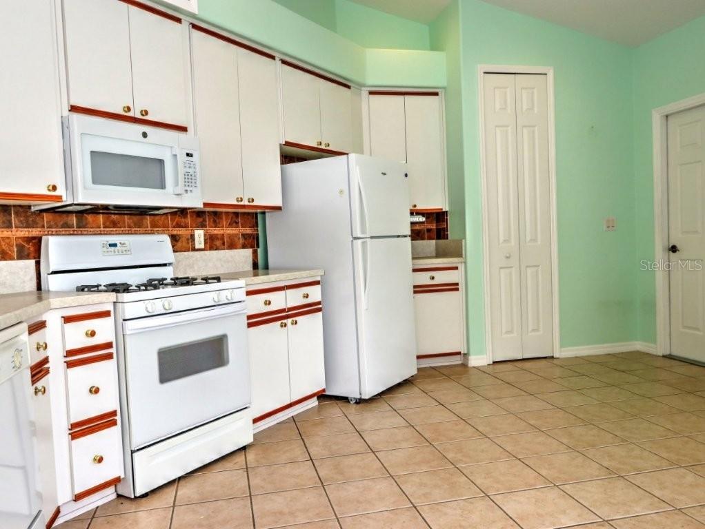 Image 6 of 33 For 4854 Glen Coe Street