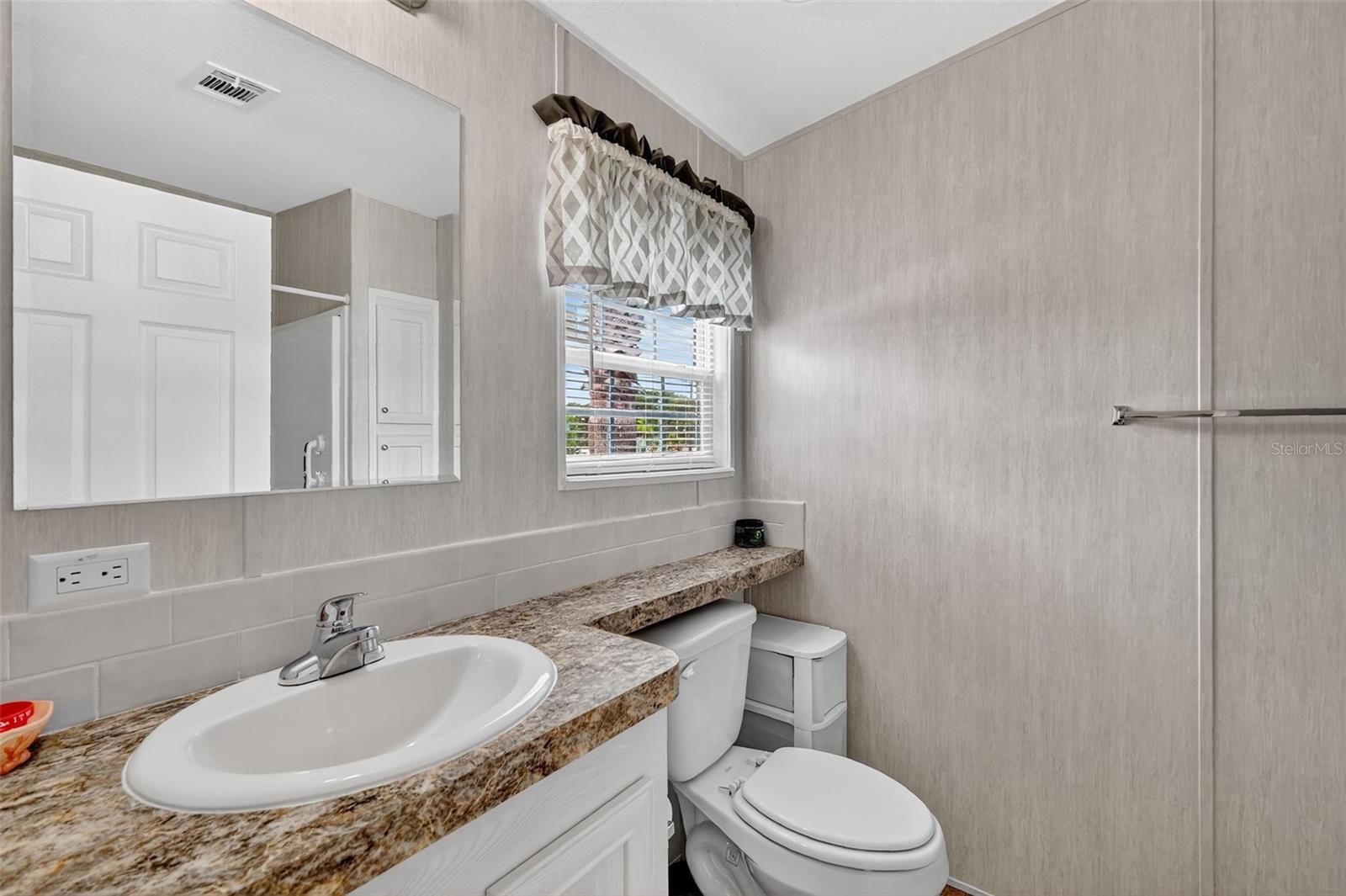 Image 13 of 35 For 11634 Hickory Lane