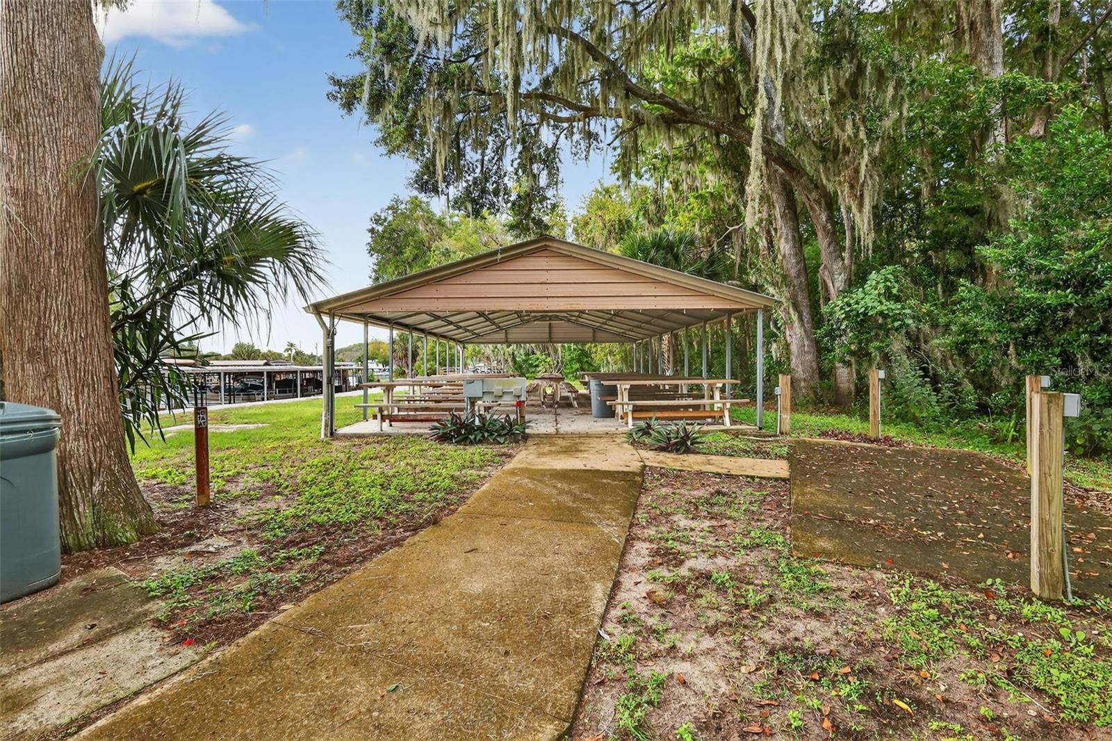 Image 19 of 35 For 11634 Hickory Lane