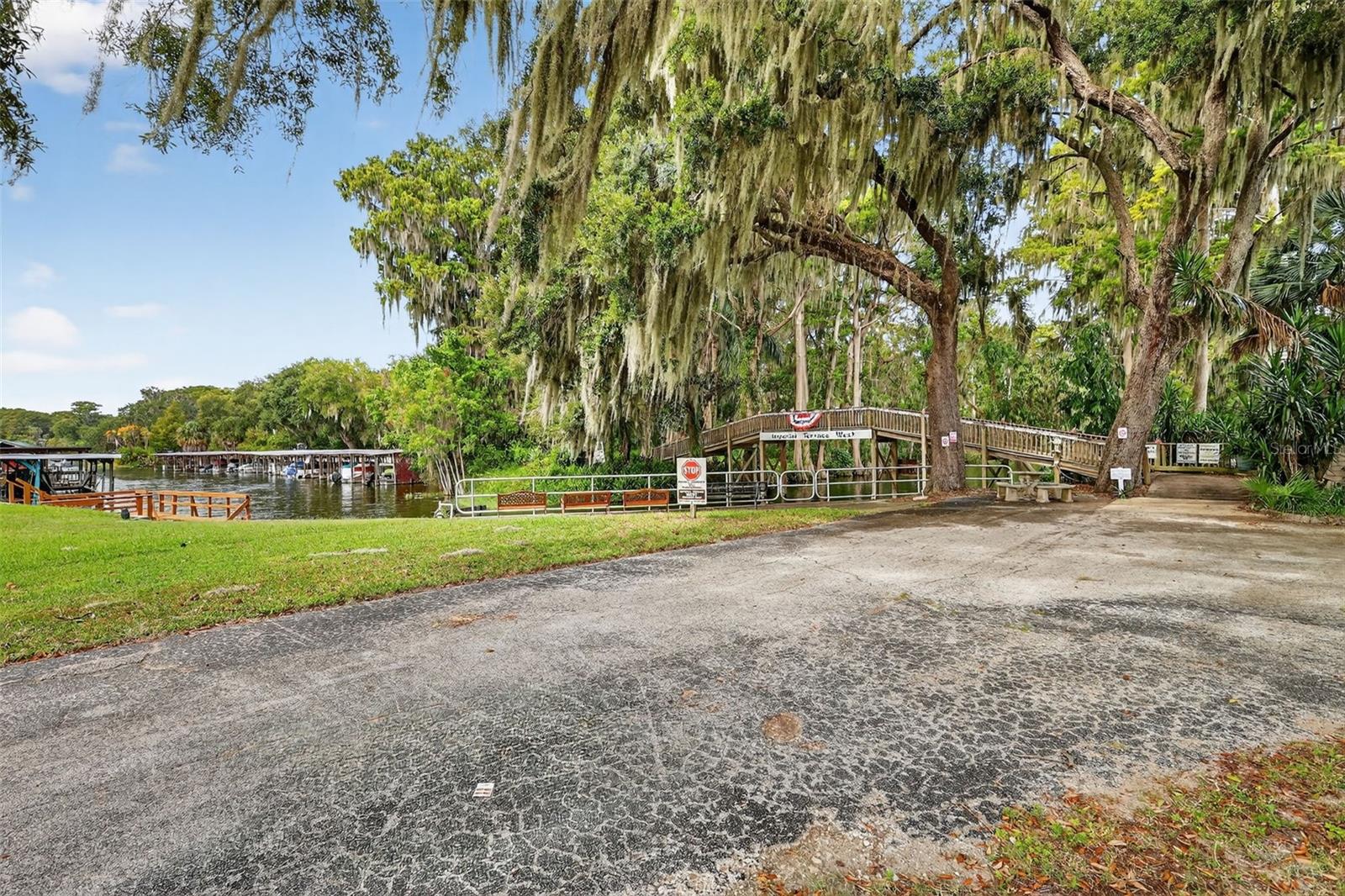 Image 20 of 35 For 11634 Hickory Lane