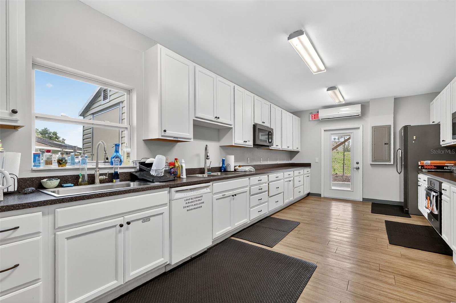 Image 28 of 35 For 11634 Hickory Lane