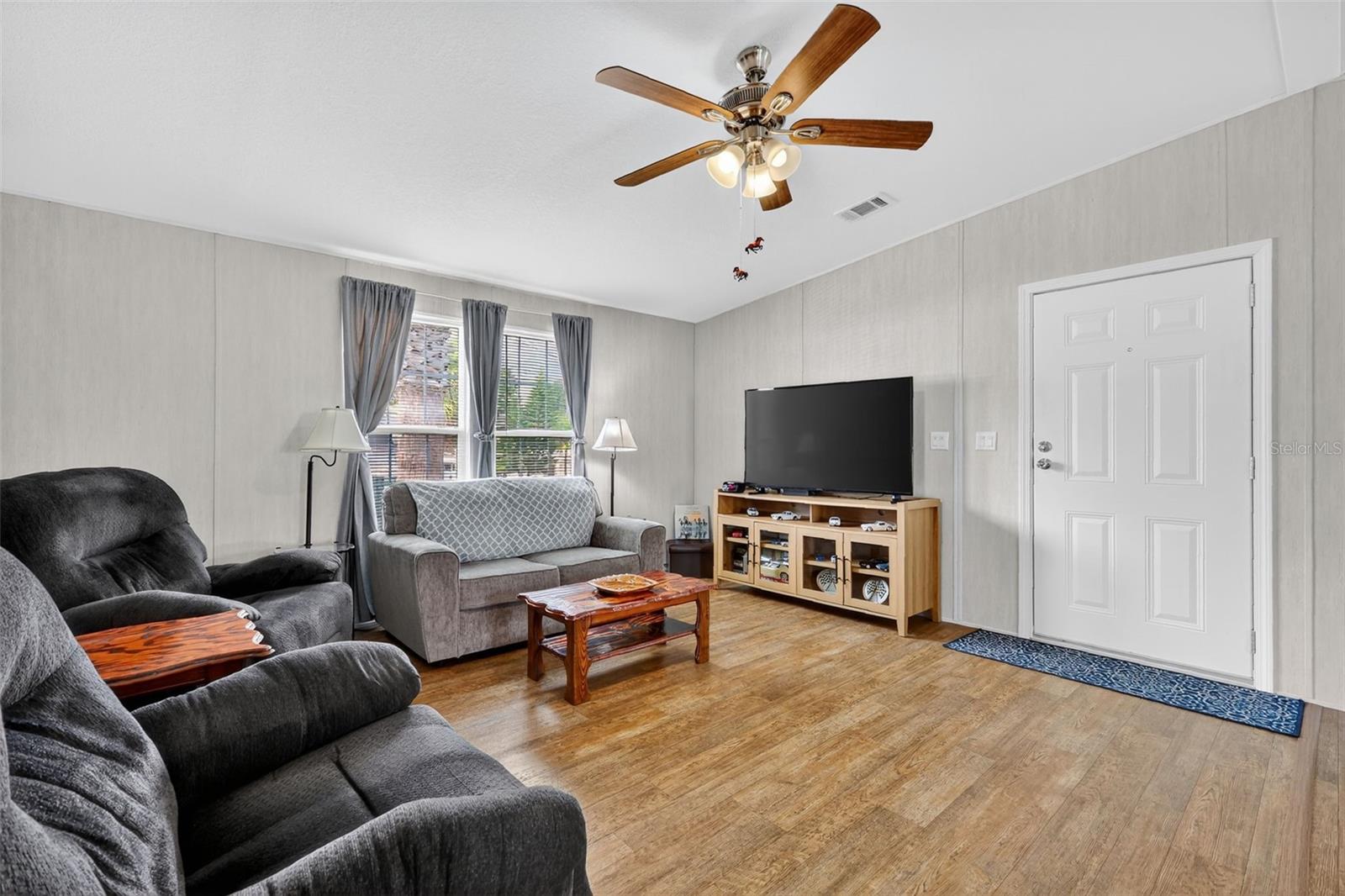 Image 4 of 35 For 11634 Hickory Lane