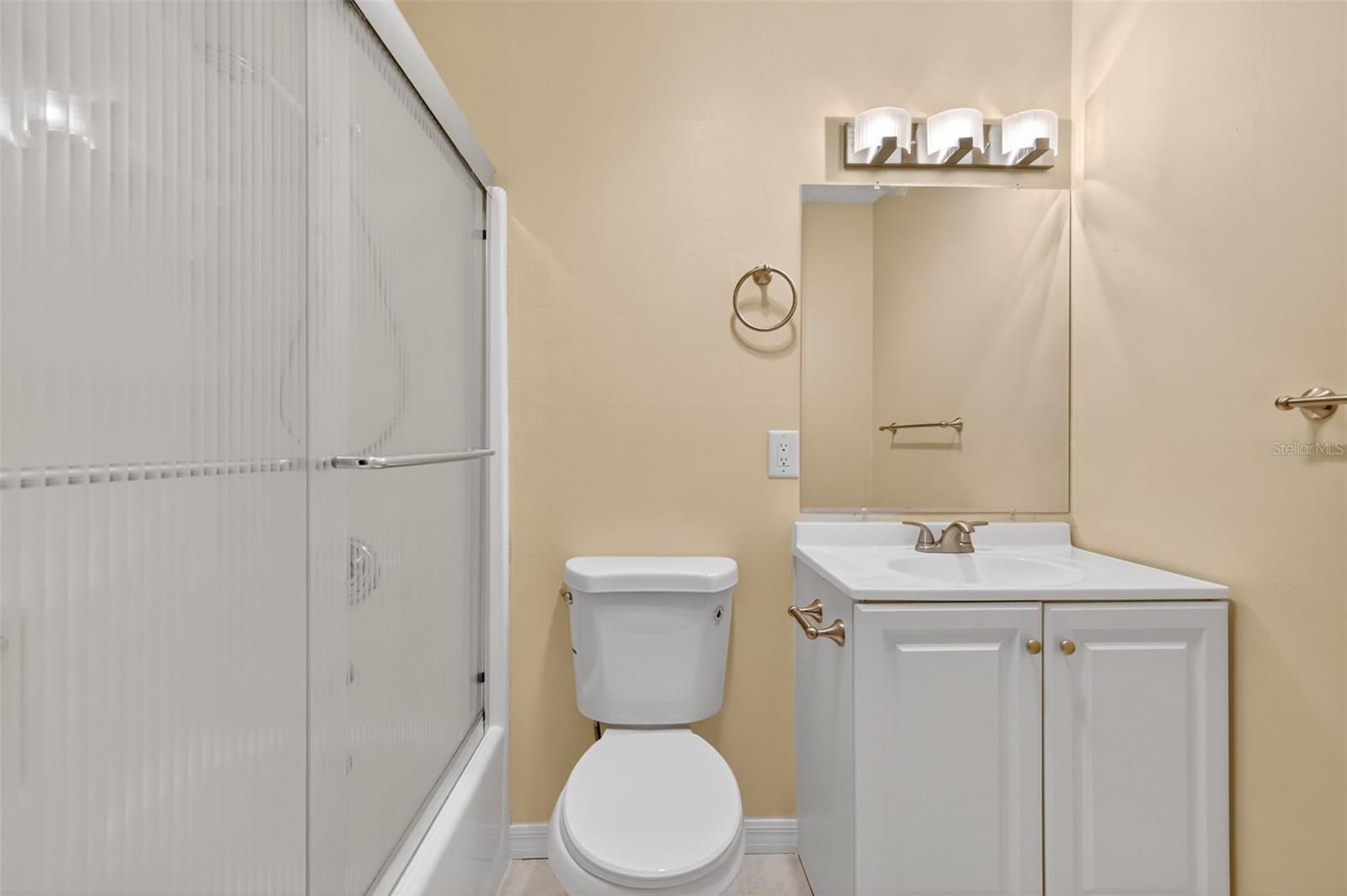 Image 10 of 35 For 207 Fernwood Street