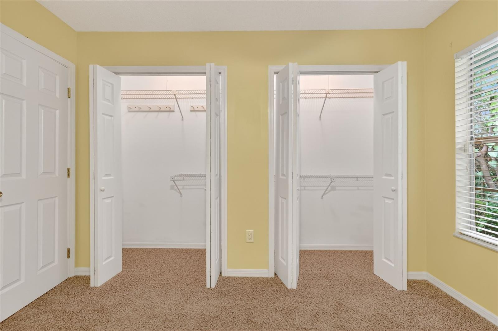 Image 12 of 35 For 207 Fernwood Street