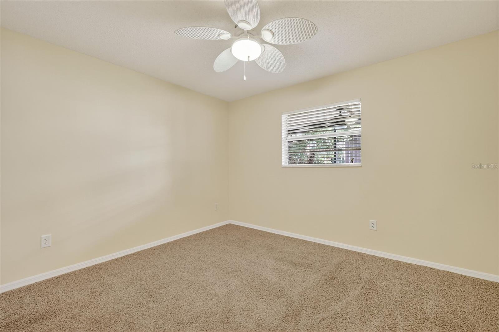 Image 13 of 35 For 207 Fernwood Street