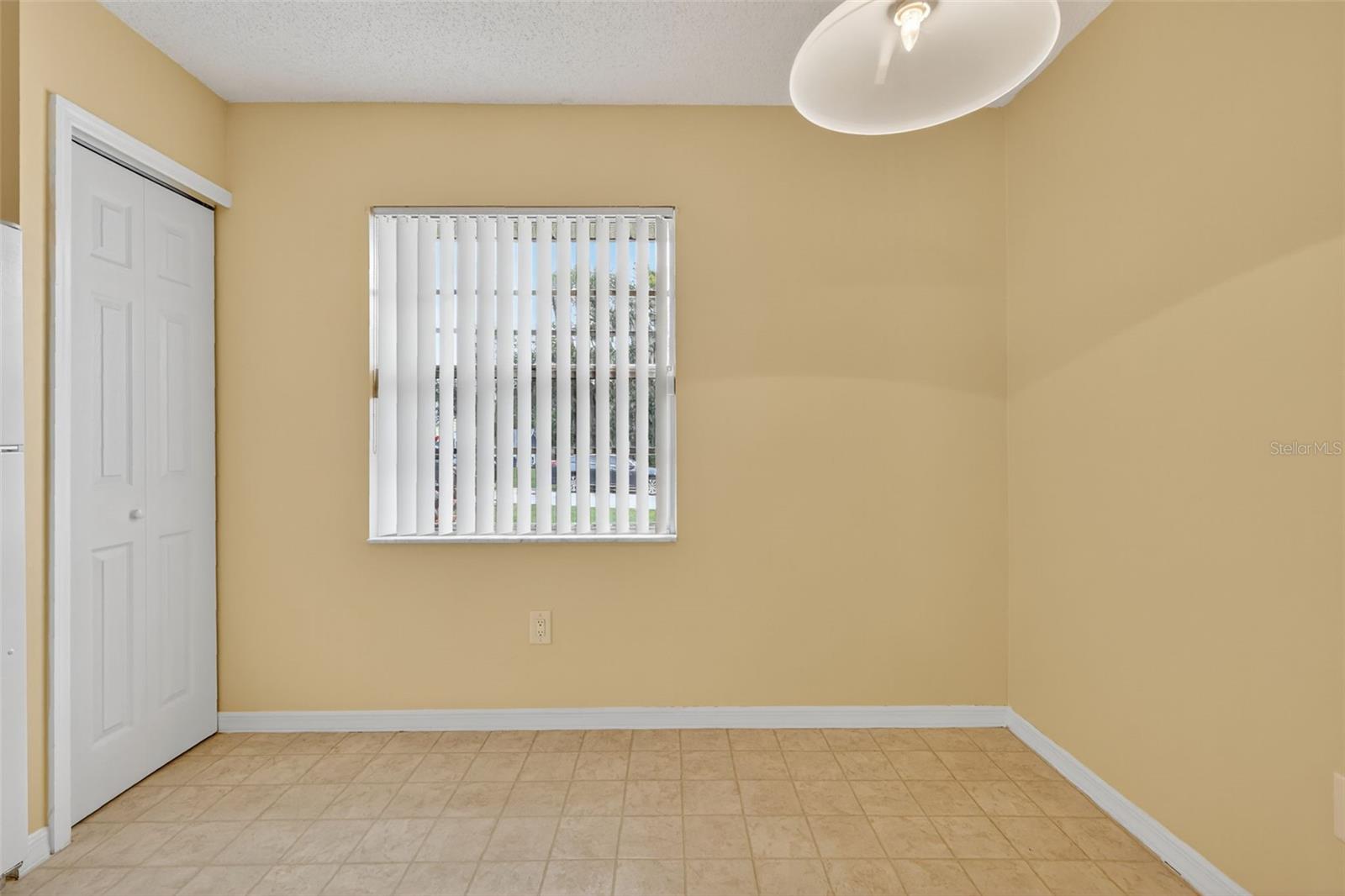 Image 28 of 35 For 207 Fernwood Street