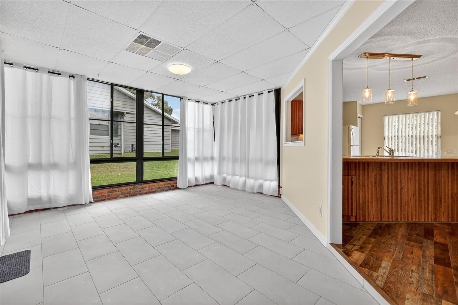 Image 30 of 35 For 207 Fernwood Street