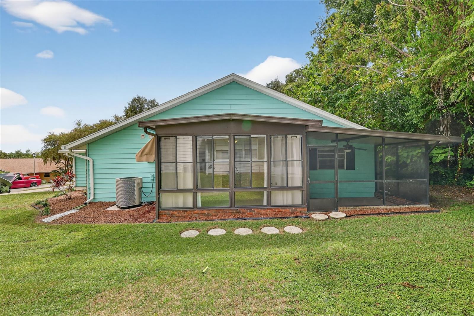 Image 4 of 35 For 207 Fernwood Street