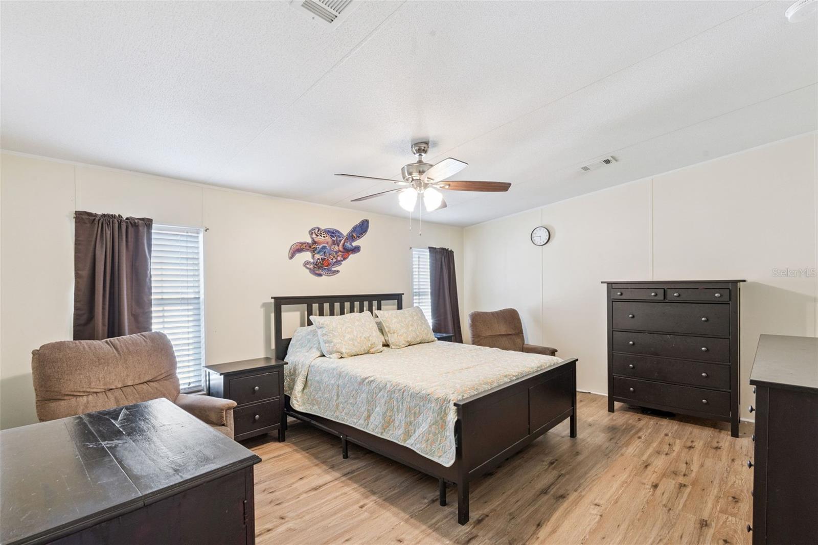 Image 12 of 27 For 16836 Bay Ave