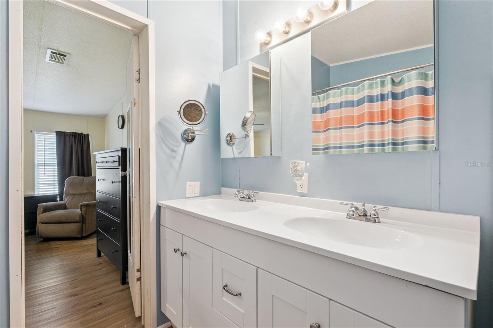 Image 14 of 27 For 16836 Bay Ave