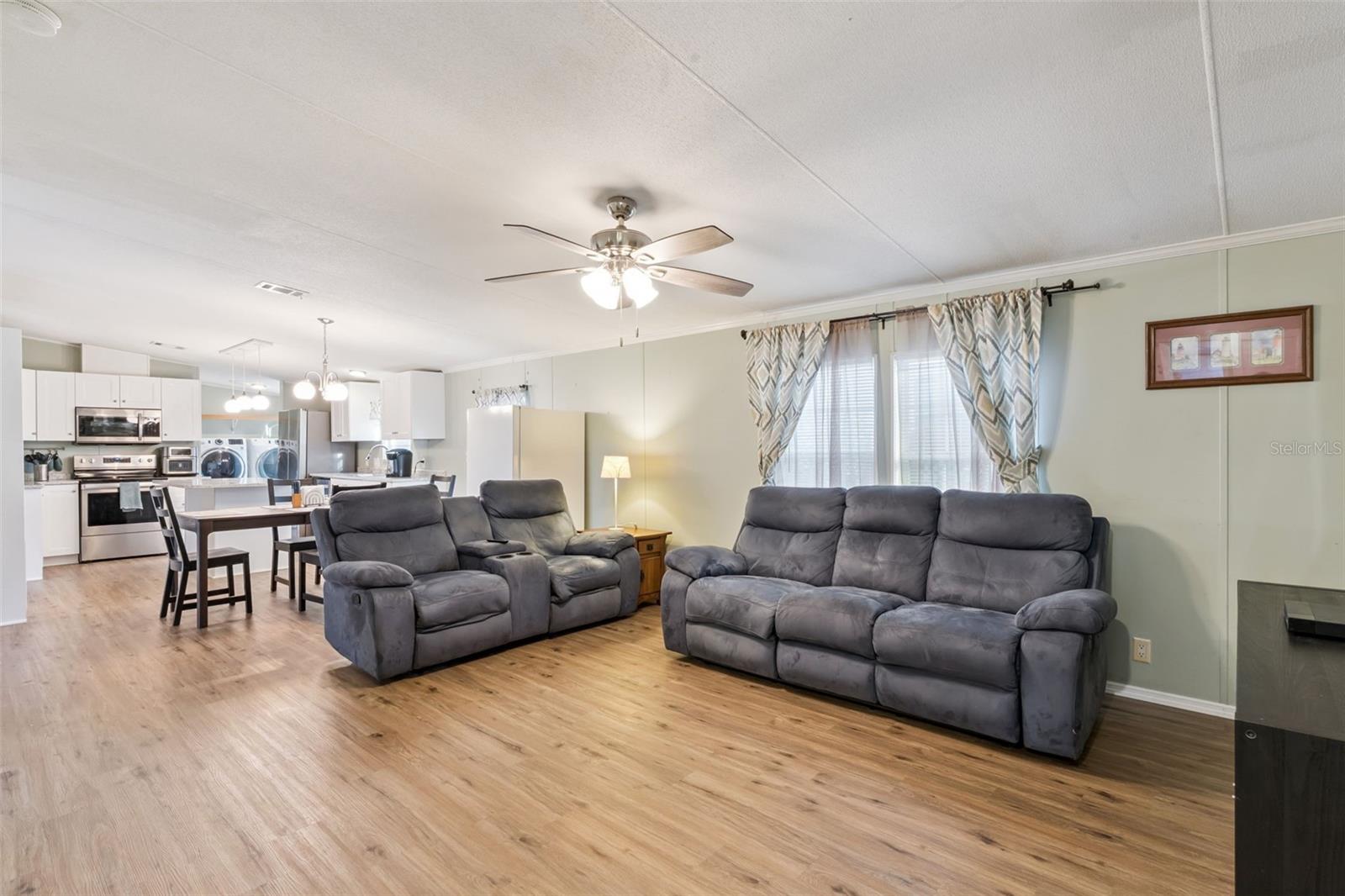 Image 16 of 27 For 16836 Bay Ave