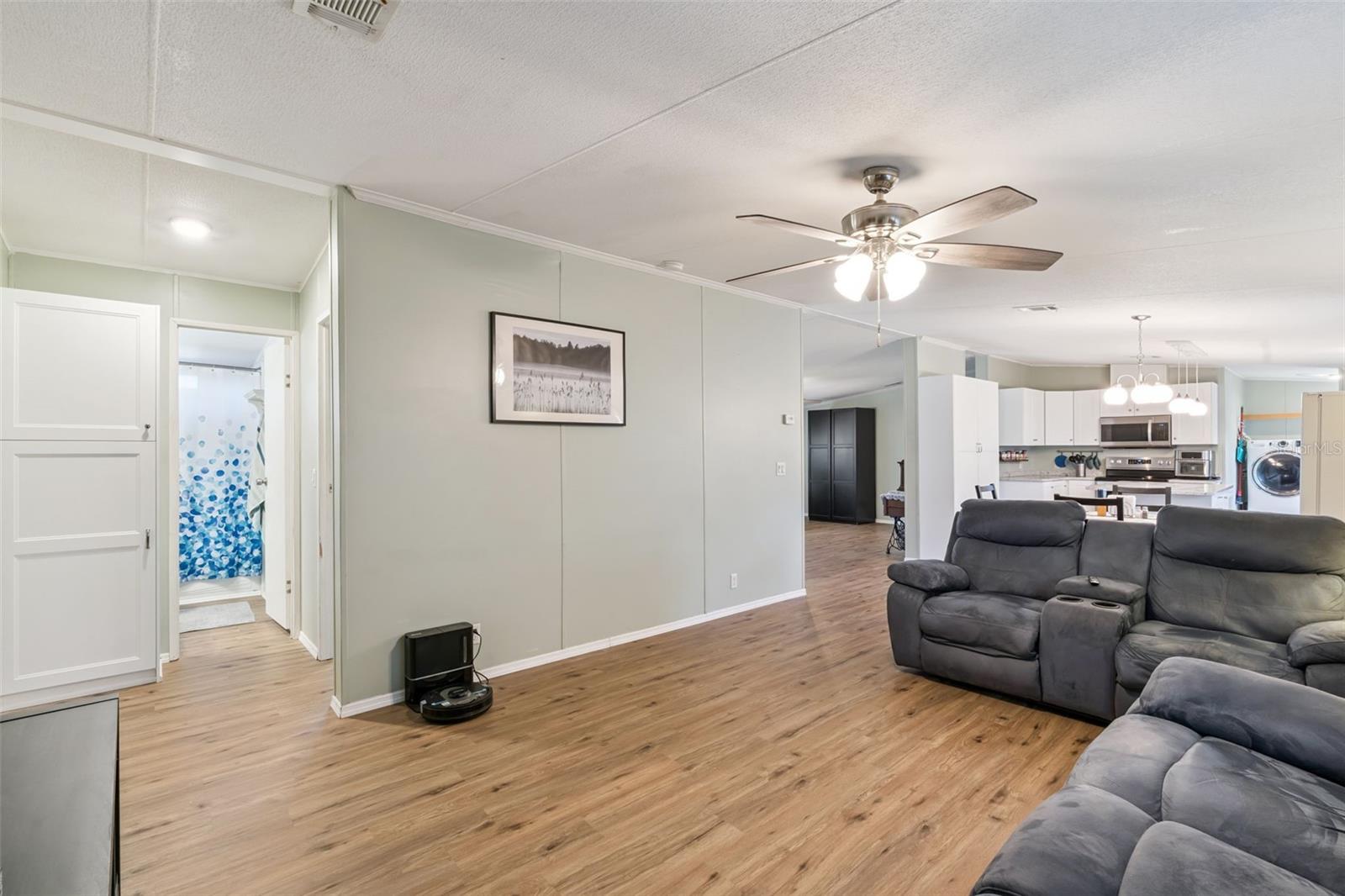 Image 18 of 27 For 16836 Bay Ave