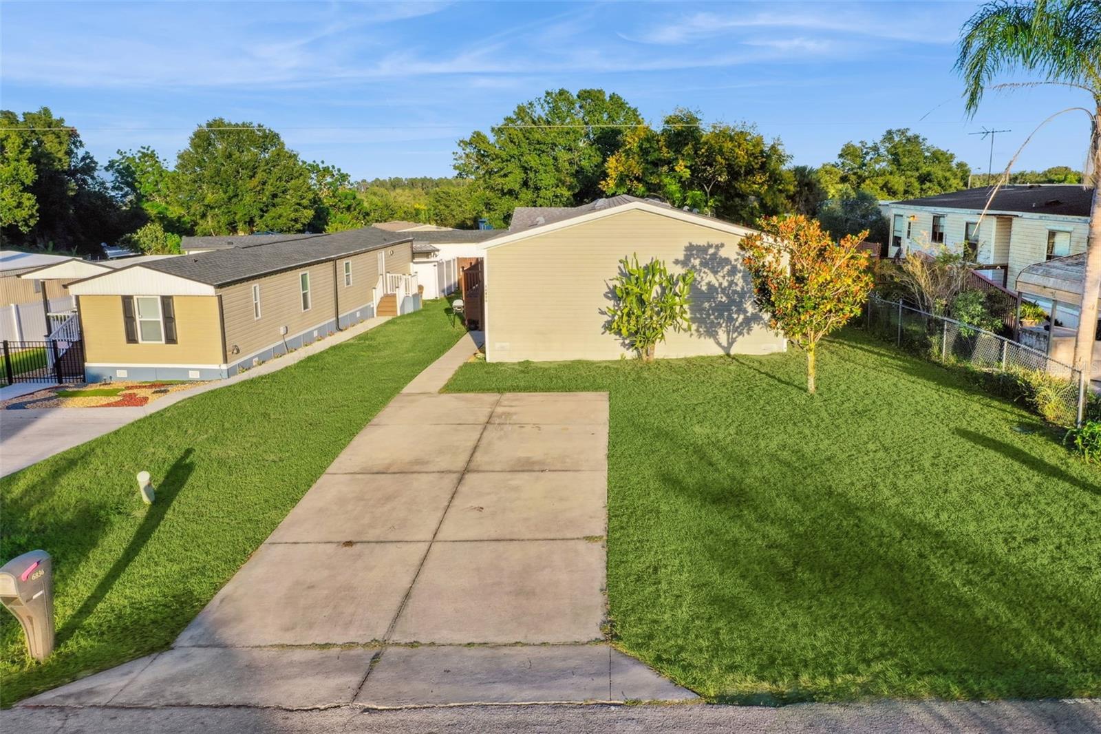 Image 2 of 27 For 16836 Bay Ave