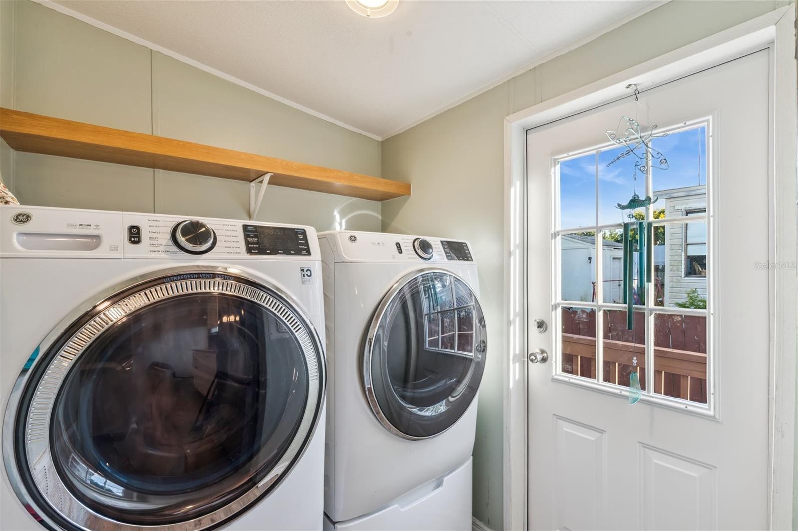 Image 25 of 27 For 16836 Bay Ave