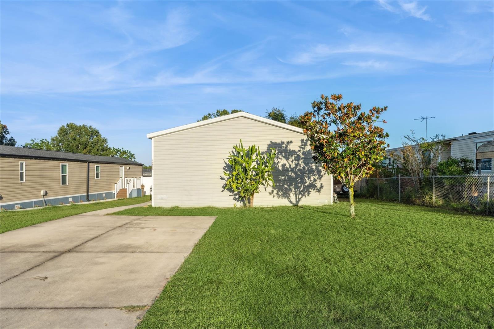 Image 4 of 27 For 16836 Bay Ave