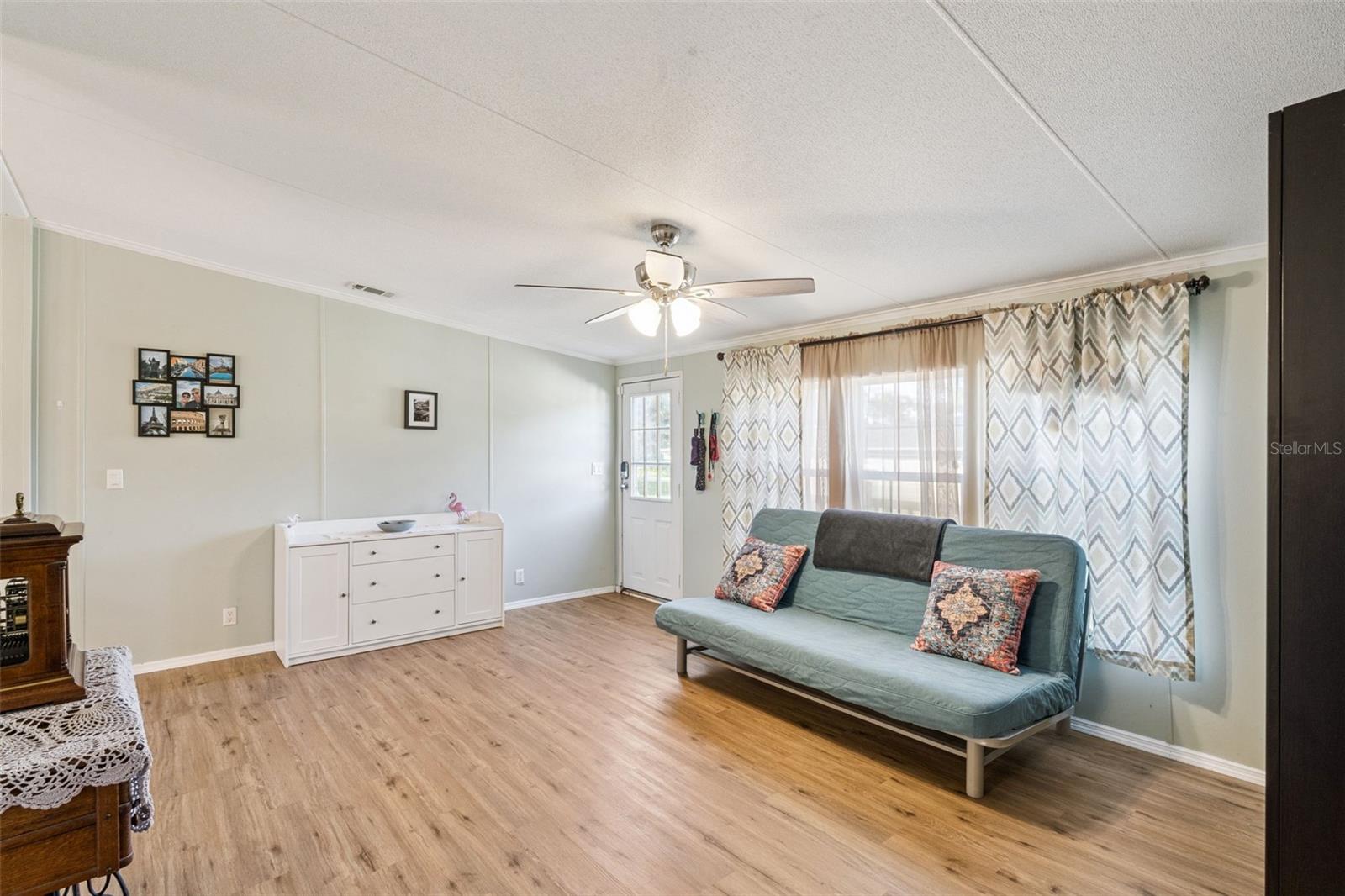 Image 7 of 27 For 16836 Bay Ave