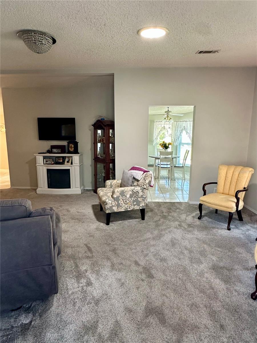 Image 14 of 37 For 1701 Palm Aire Drive