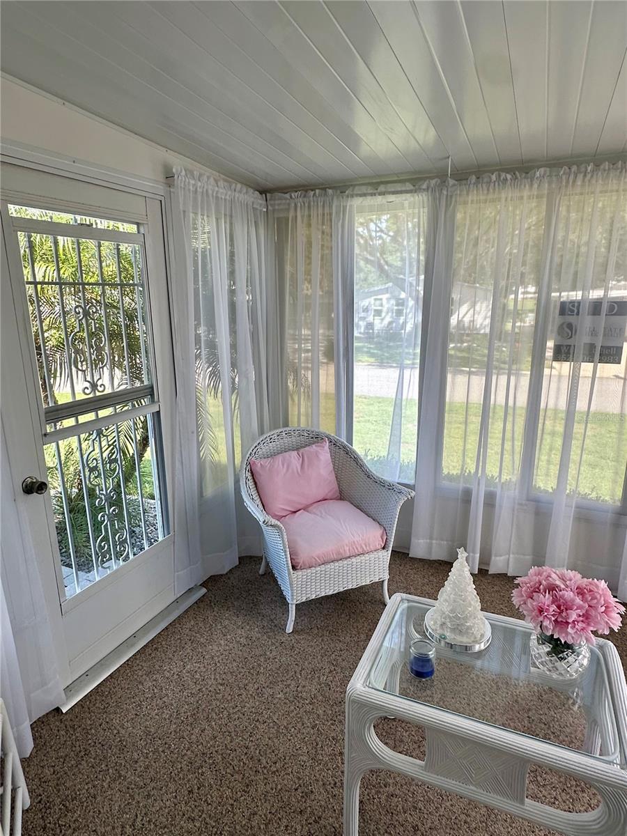 Image 17 of 37 For 1701 Palm Aire Drive