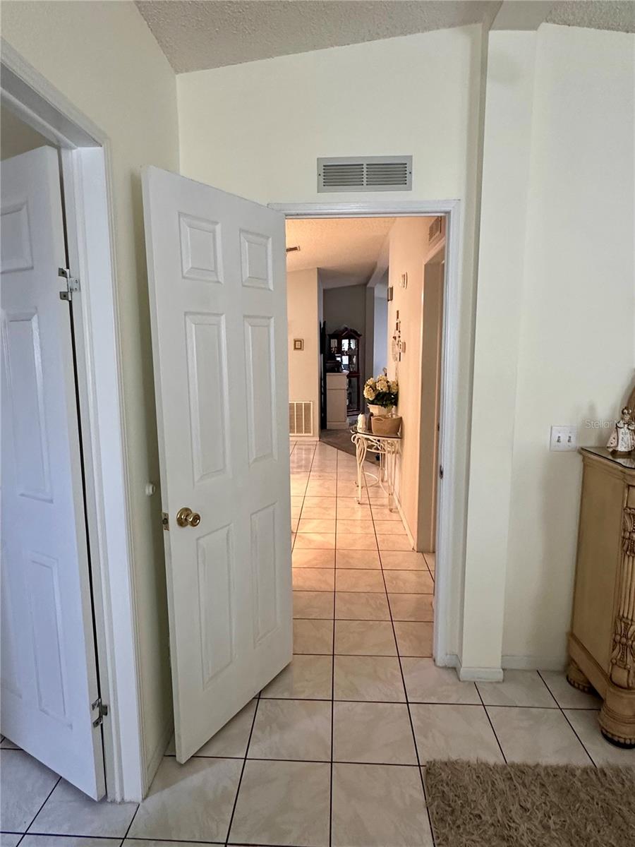 Image 22 of 37 For 1701 Palm Aire Drive