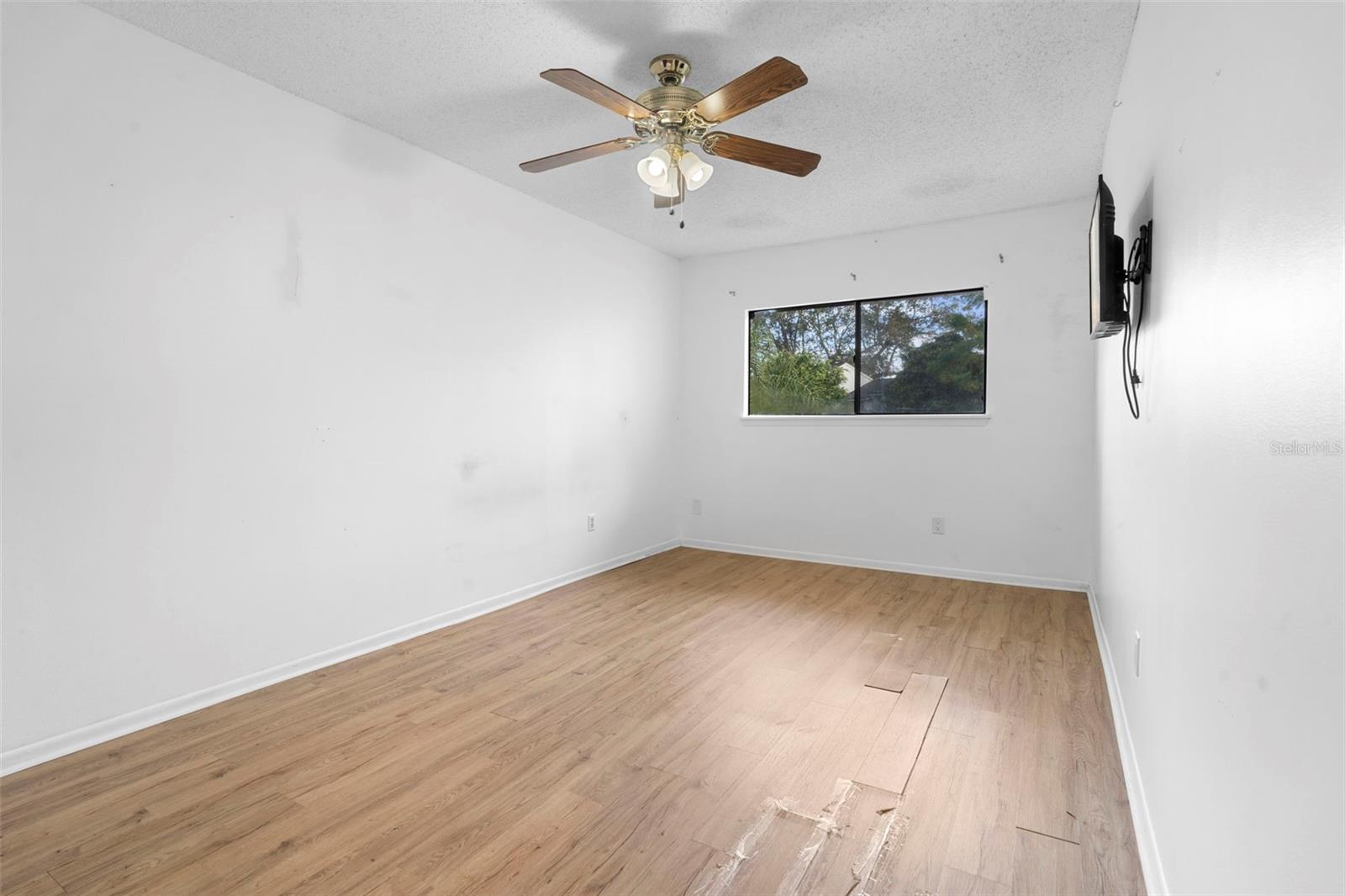 Image 11 of 20 For 7471 Canford Court 19