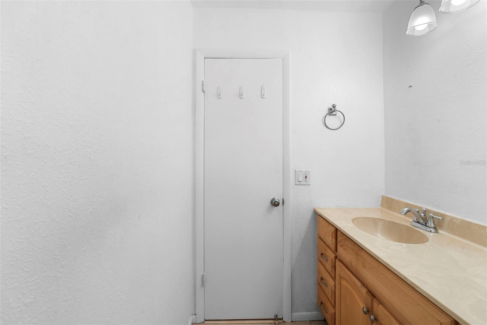 Image 13 of 20 For 7471 Canford Court 19
