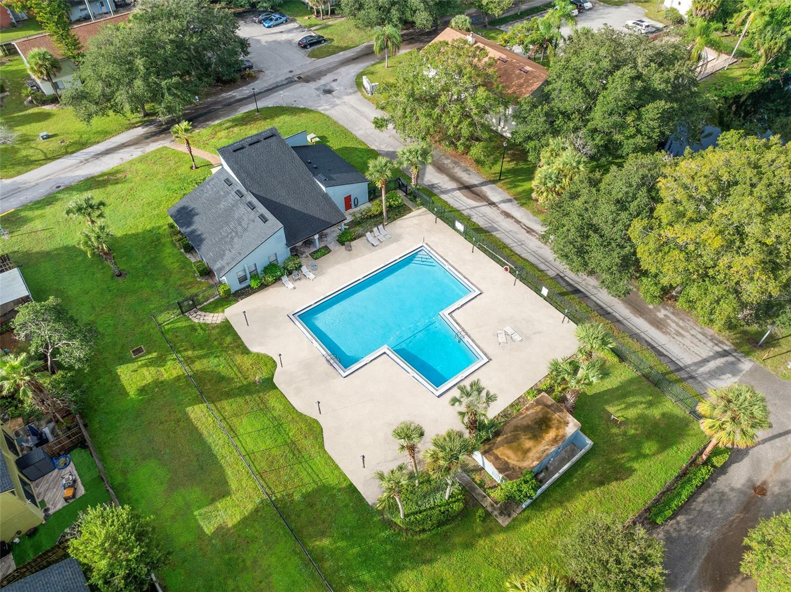 Image 18 of 20 For 7471 Canford Court 19