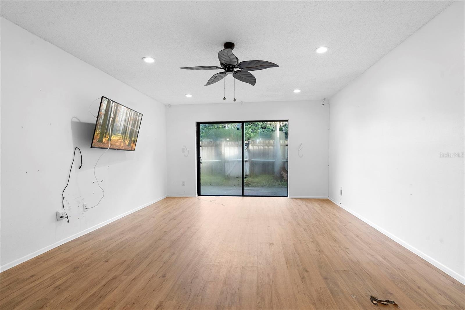 Image 5 of 20 For 7471 Canford Court 19