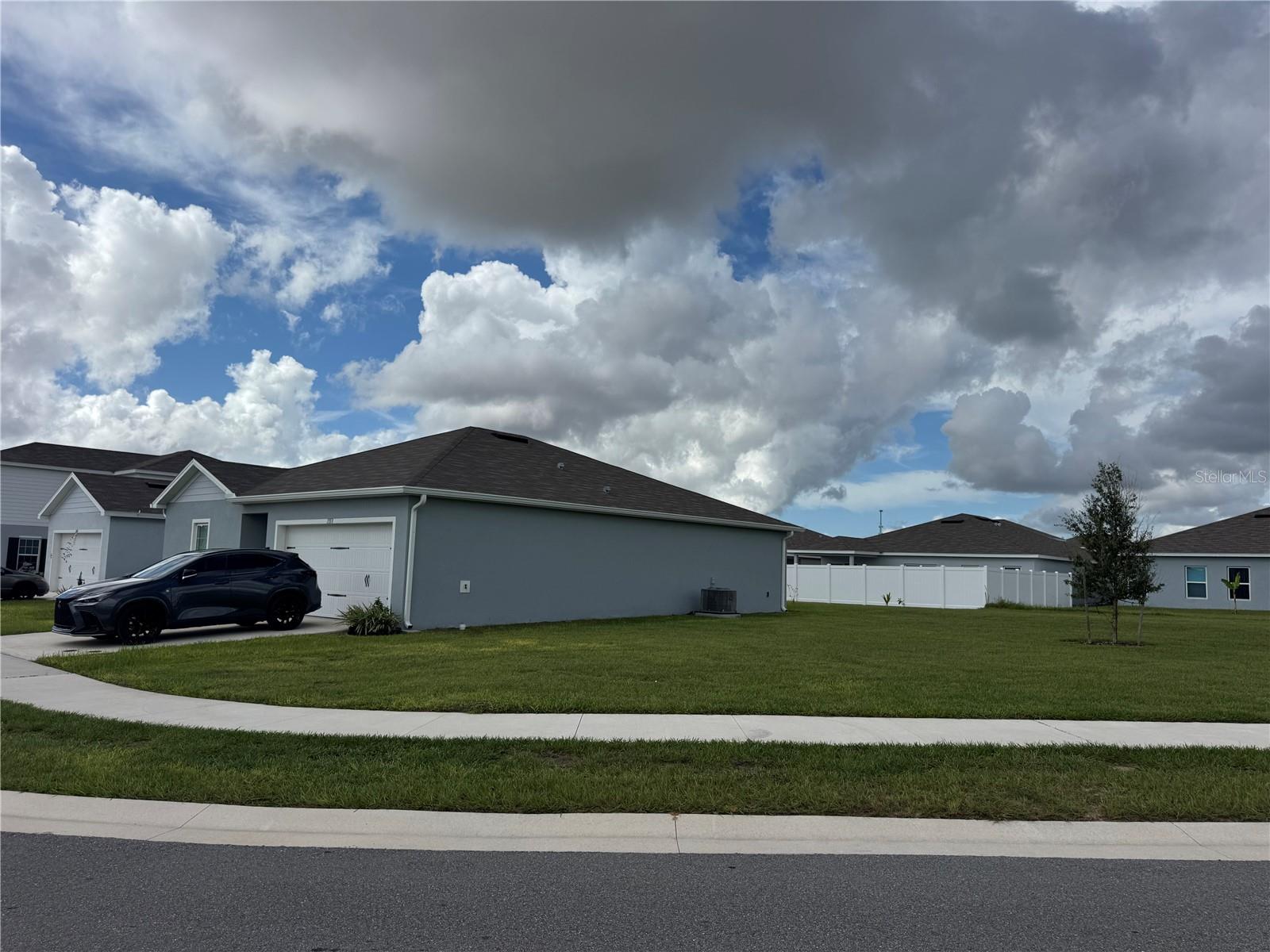 Image 2 of 23 For 1353 Tank Trail