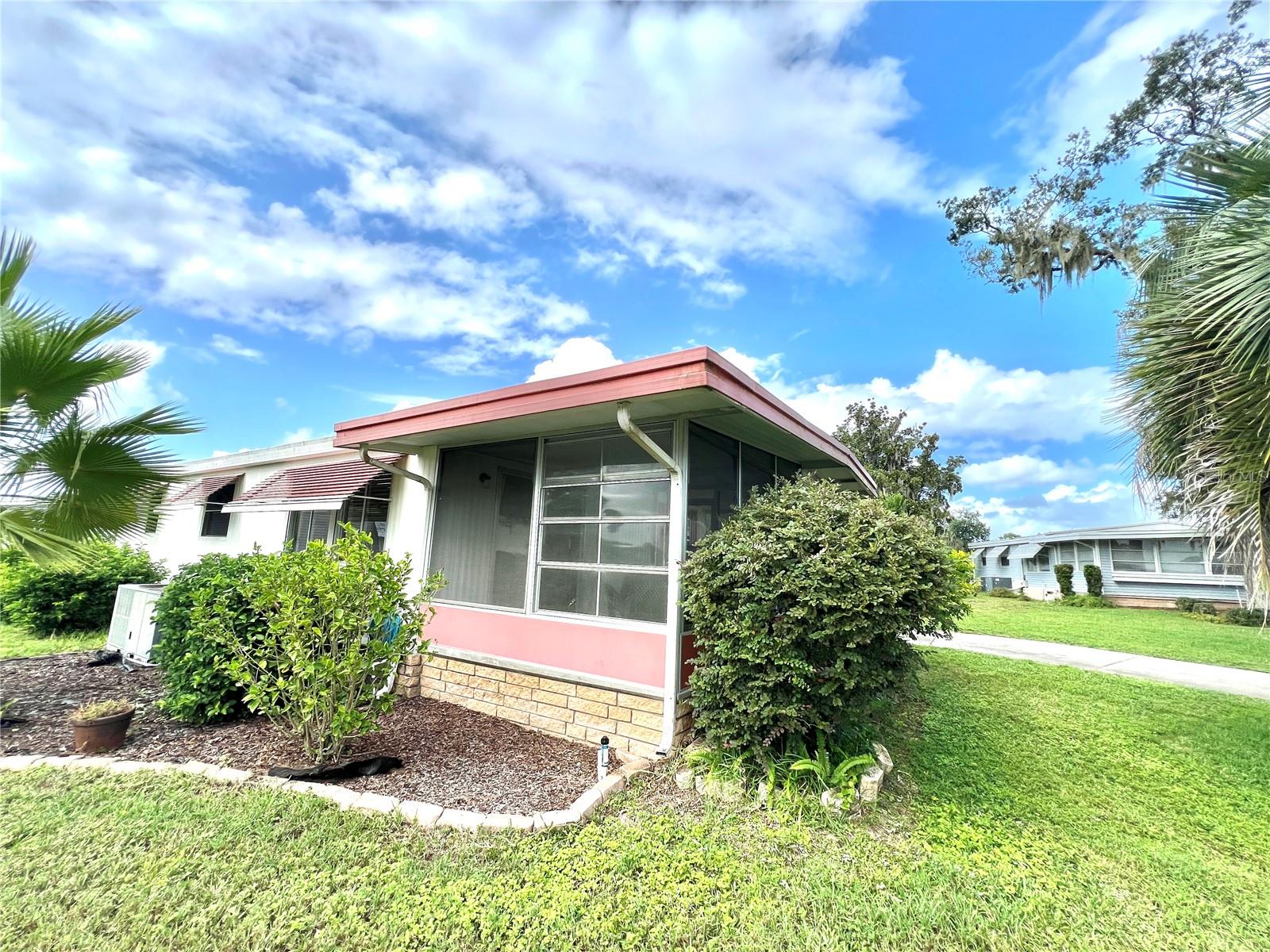 Image 12 of 67 For 102 Oaklawn Cove