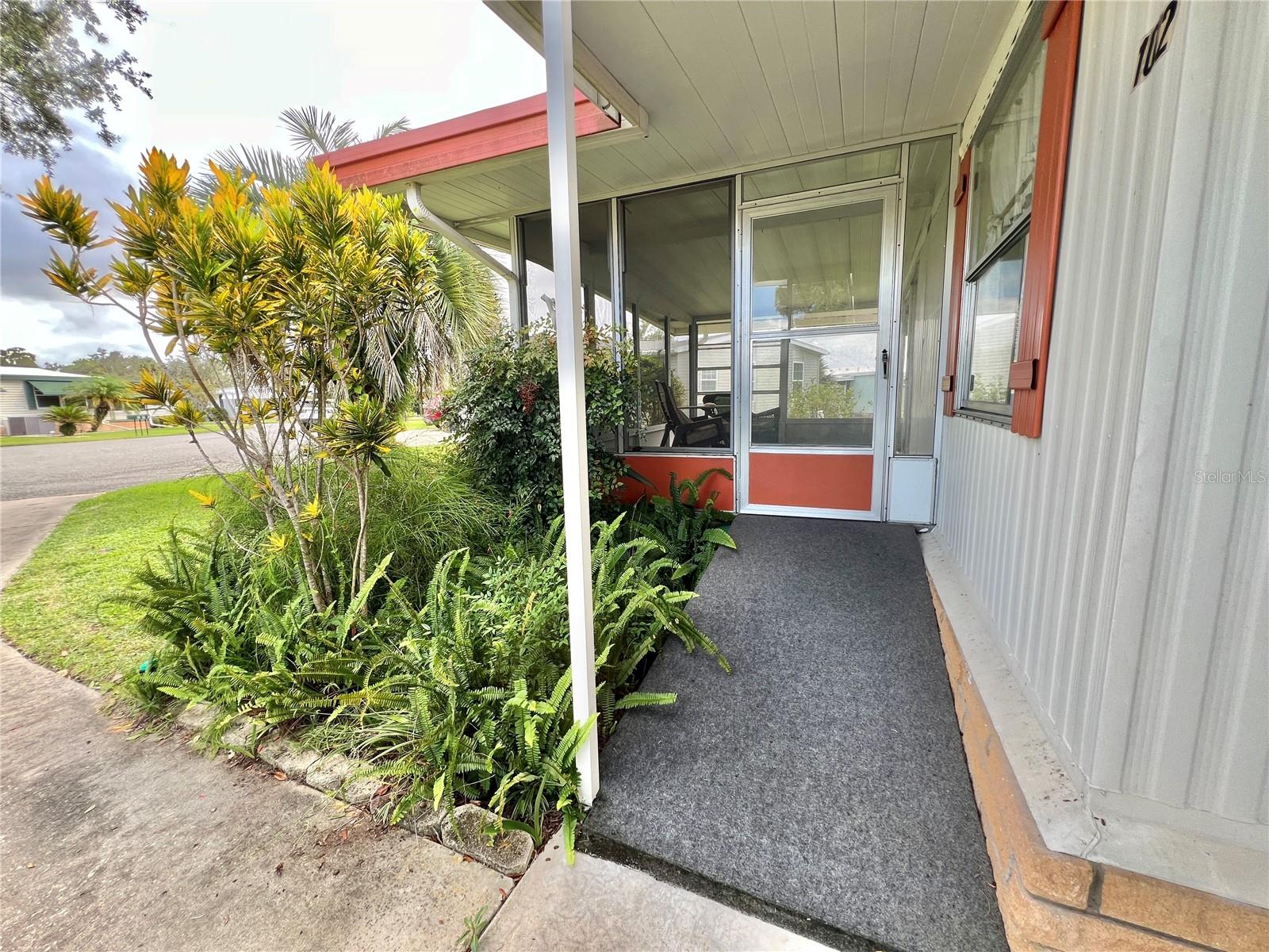 Image 18 of 67 For 102 Oaklawn Cove