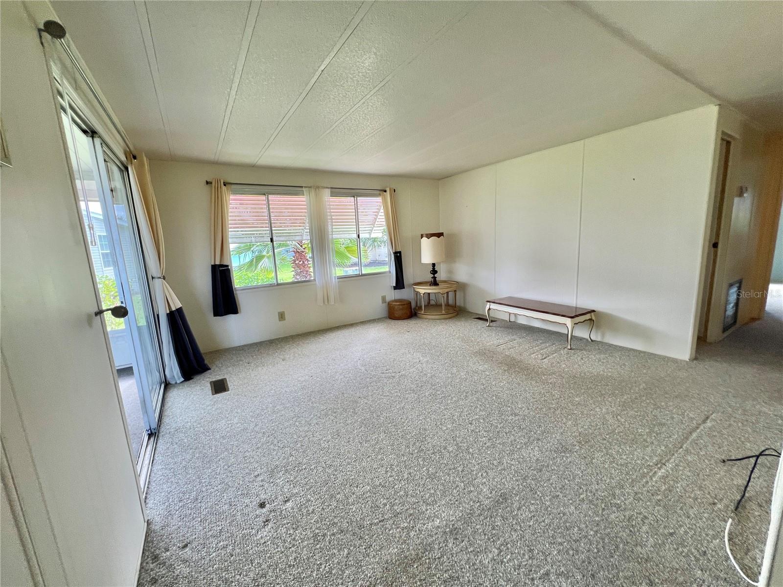 Image 21 of 67 For 102 Oaklawn Cove