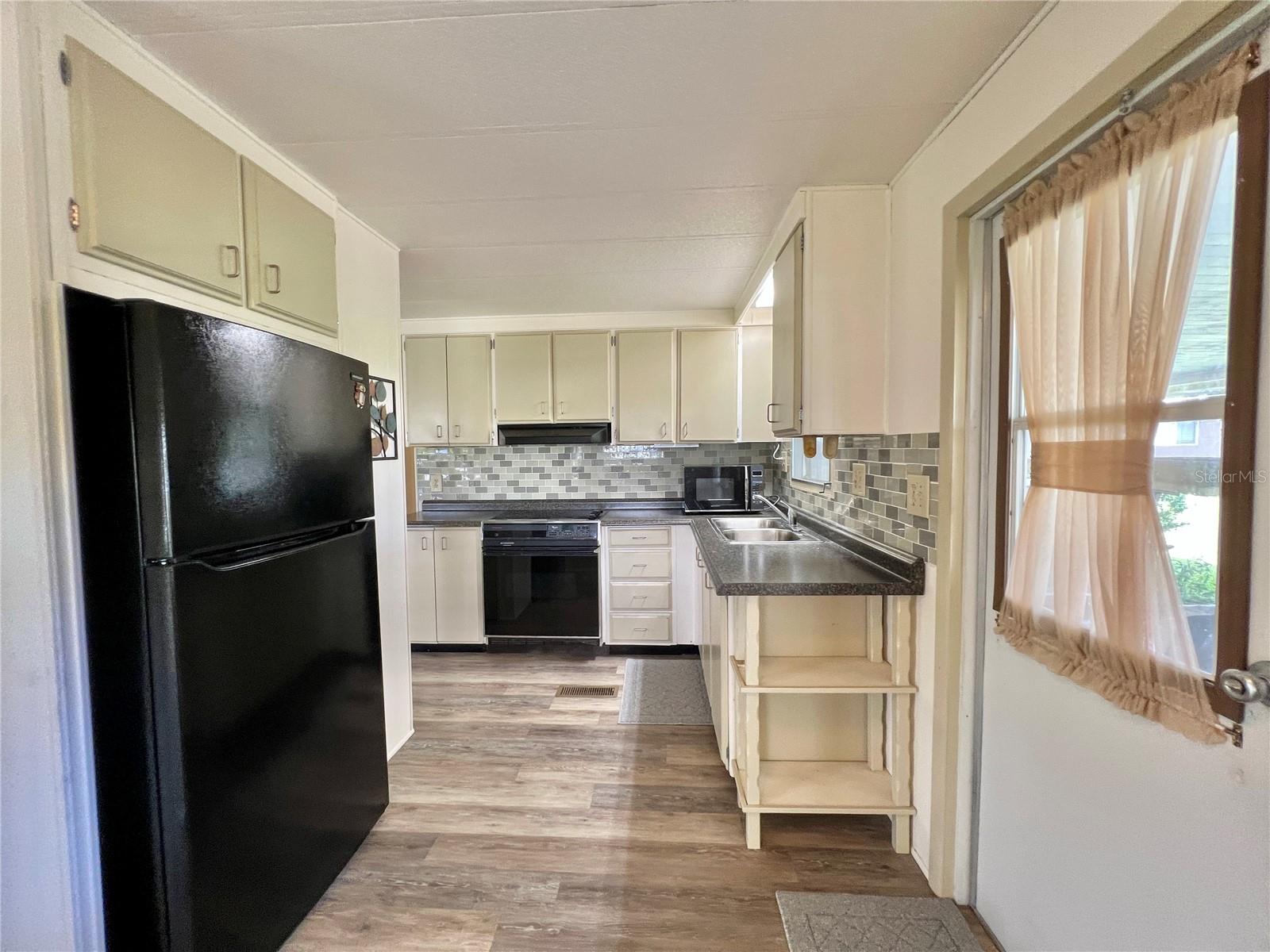 Image 31 of 67 For 102 Oaklawn Cove