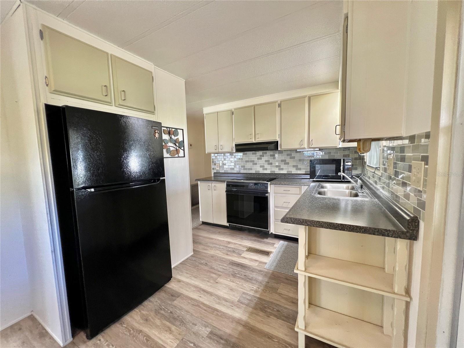 Image 34 of 67 For 102 Oaklawn Cove