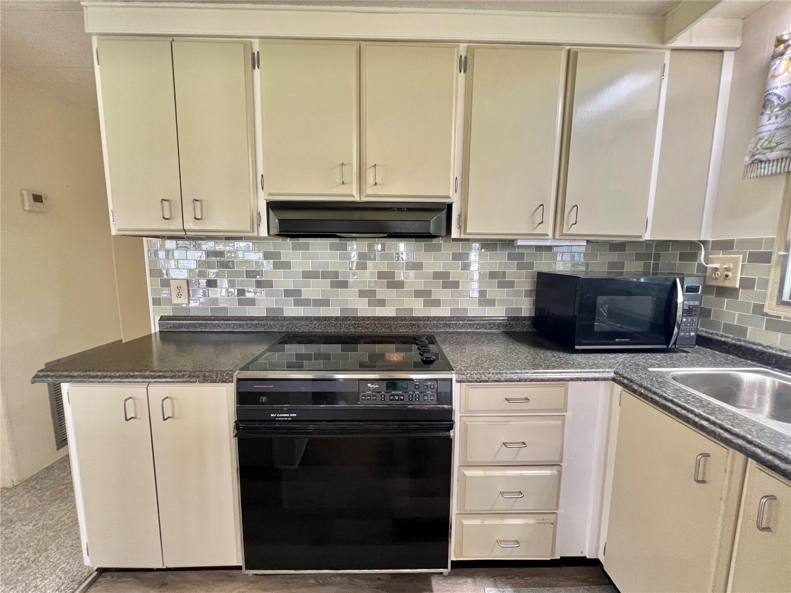 Image 36 of 67 For 102 Oaklawn Cove