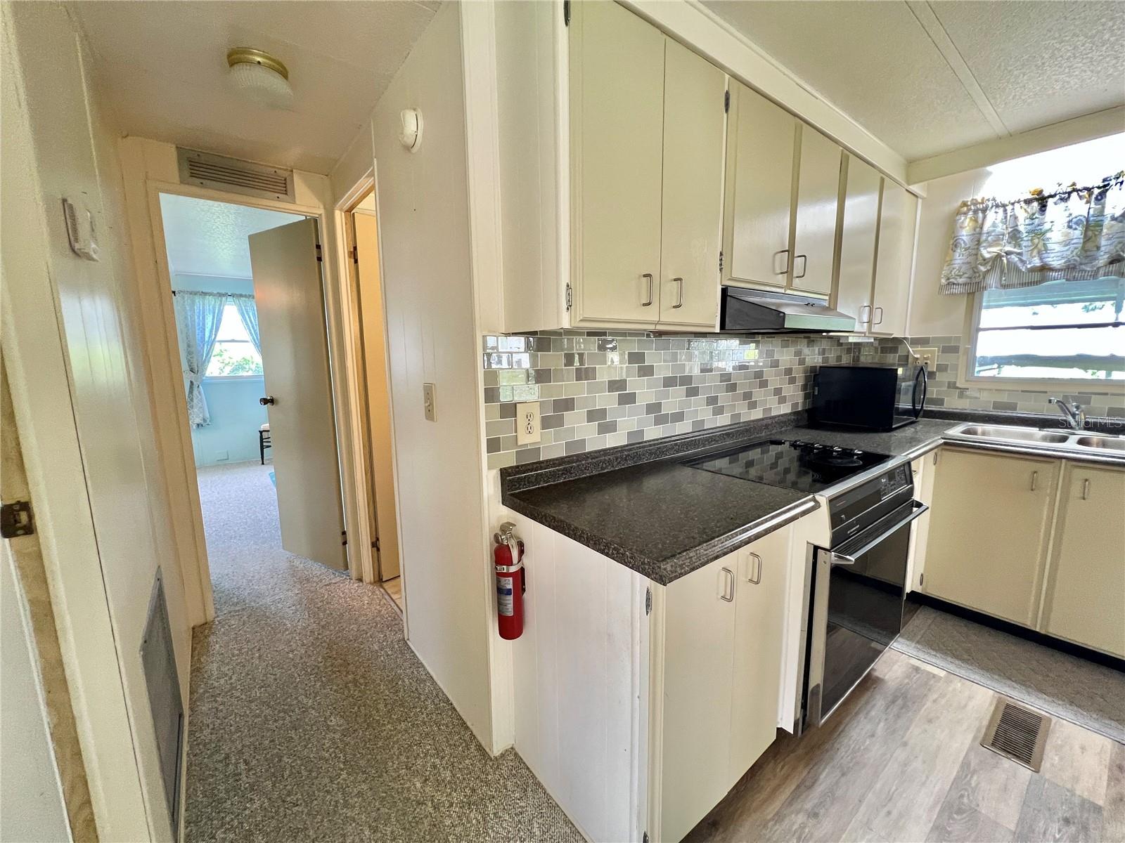 Image 41 of 67 For 102 Oaklawn Cove