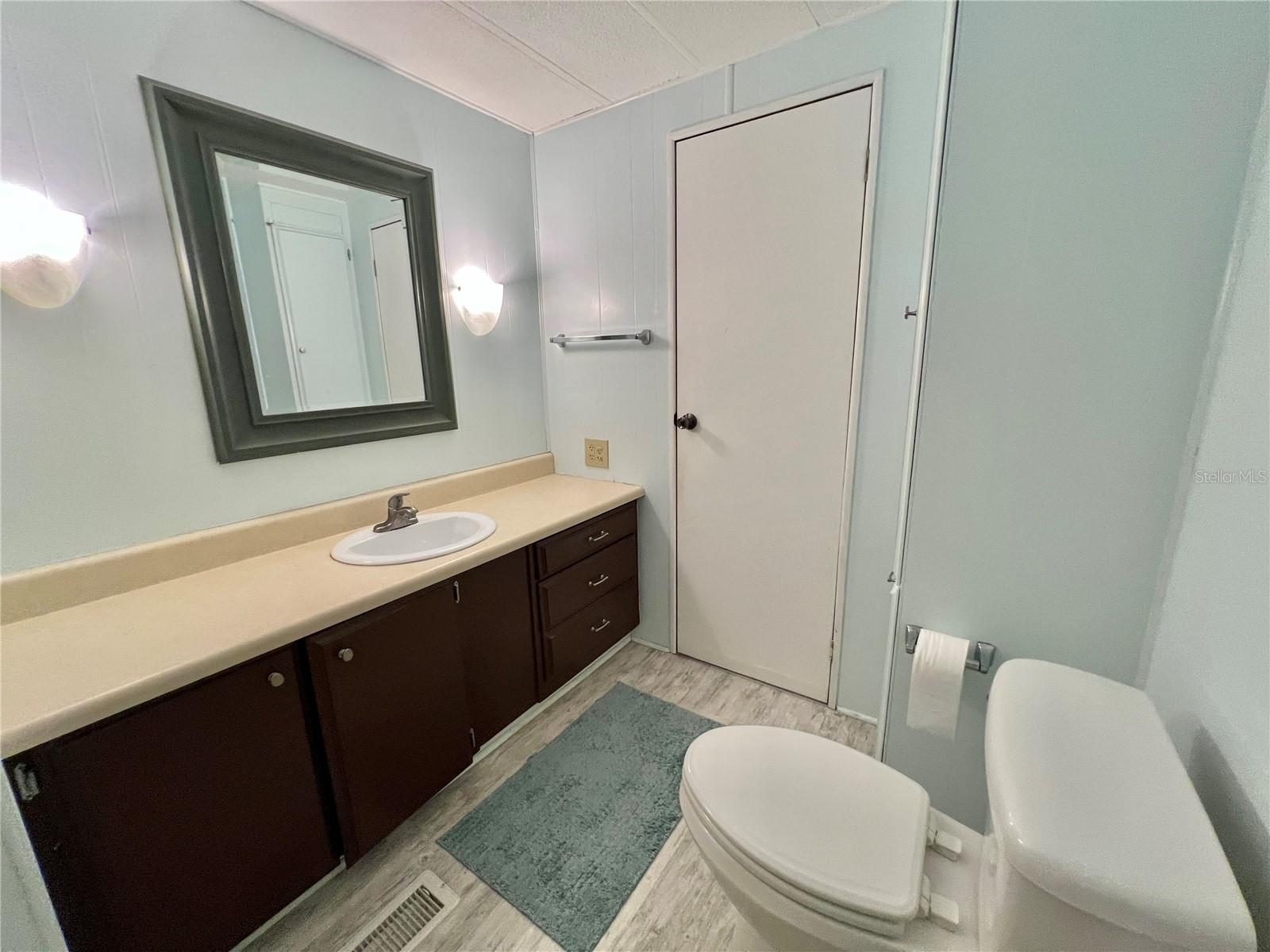 Image 54 of 67 For 102 Oaklawn Cove