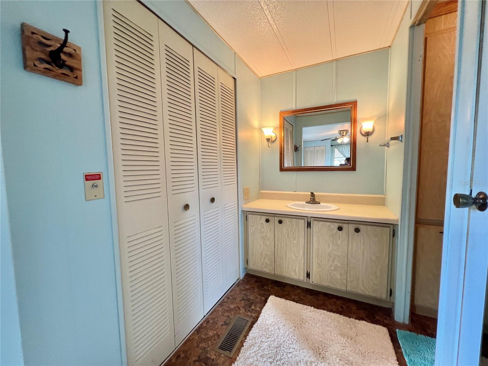 Image 60 of 67 For 102 Oaklawn Cove