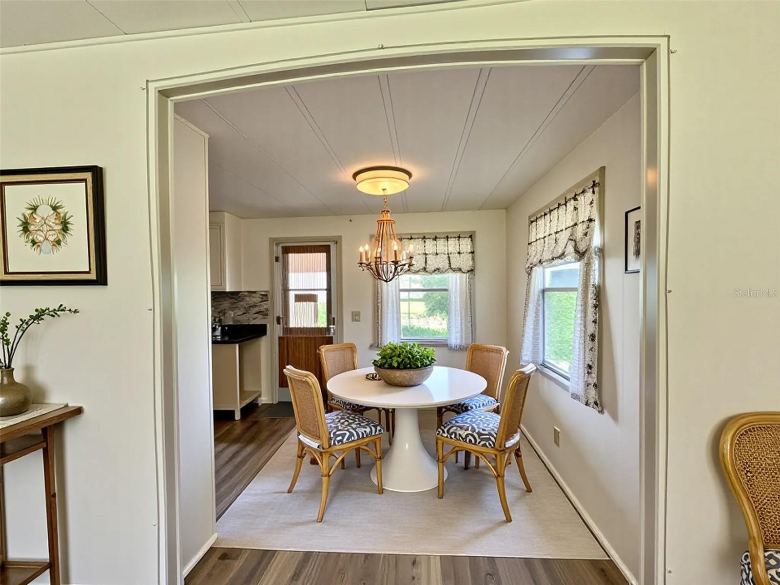 Image 7 of 67 For 102 Oaklawn Cove