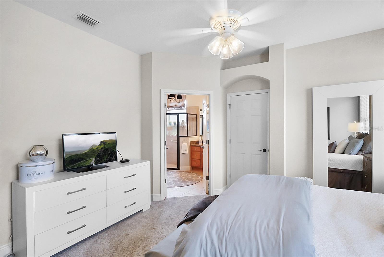 Image 18 of 44 For 1606 Snelling Avenue