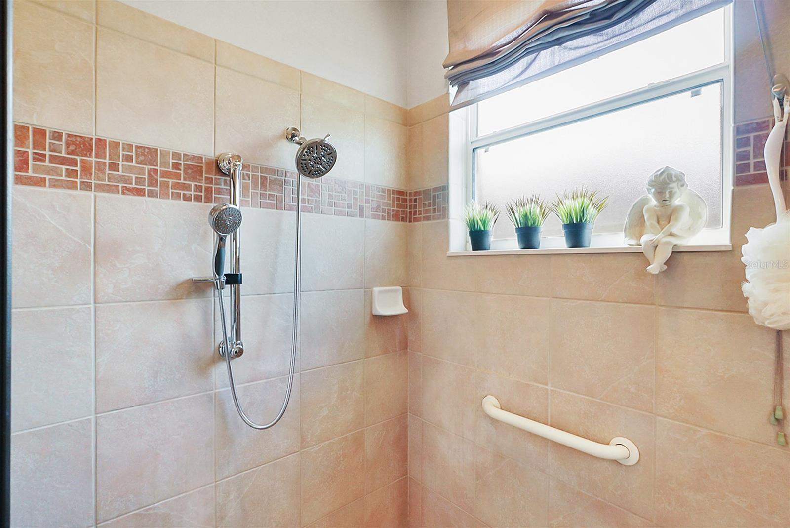 Image 20 of 44 For 1606 Snelling Avenue